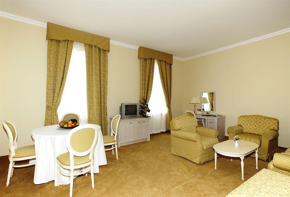 Hotel Kvarner Palace ซริกเวนิซา ภายนอก รูปภาพ