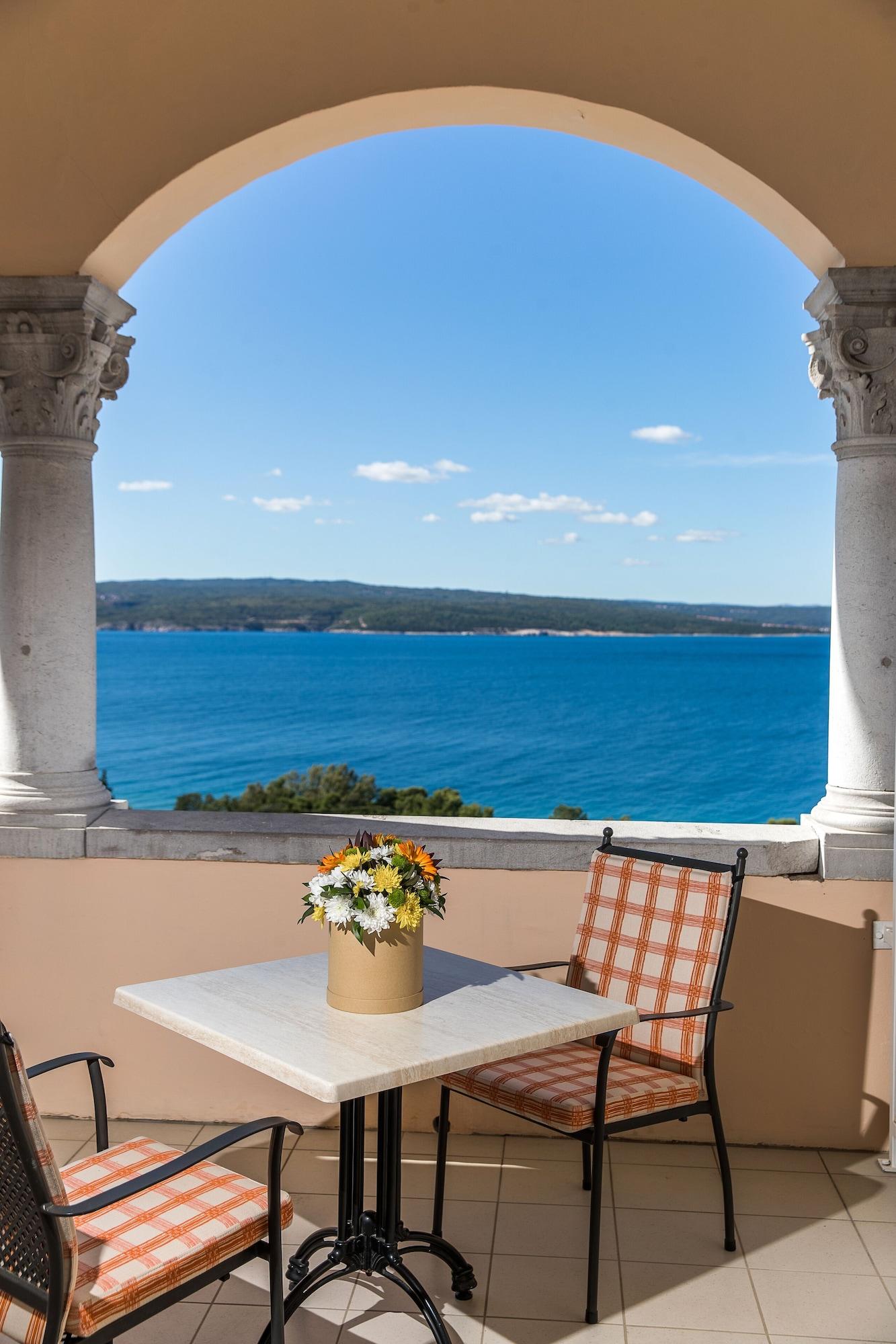 Hotel Kvarner Palace ซริกเวนิซา ภายนอก รูปภาพ