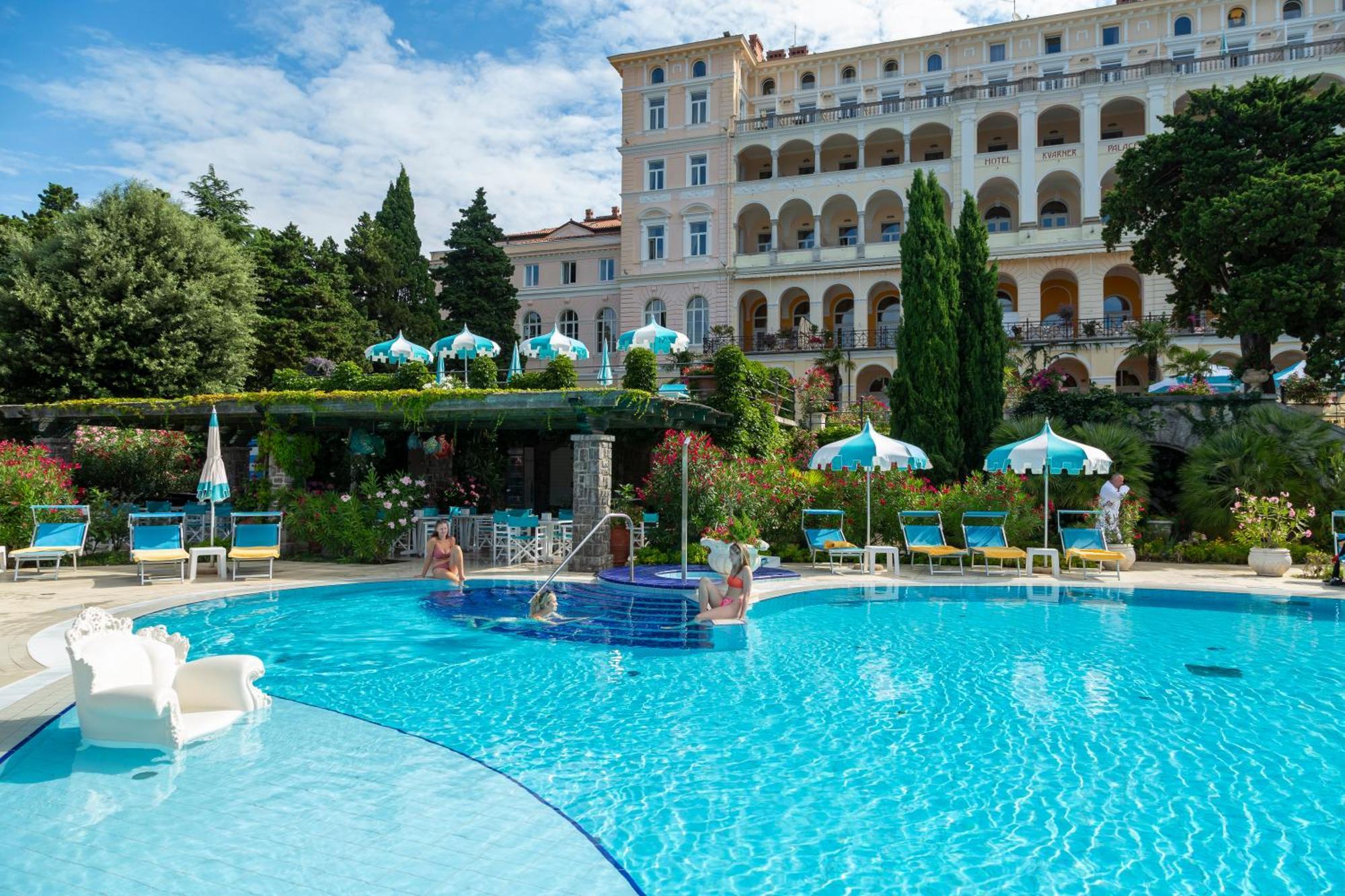 Hotel Kvarner Palace ซริกเวนิซา ภายนอก รูปภาพ