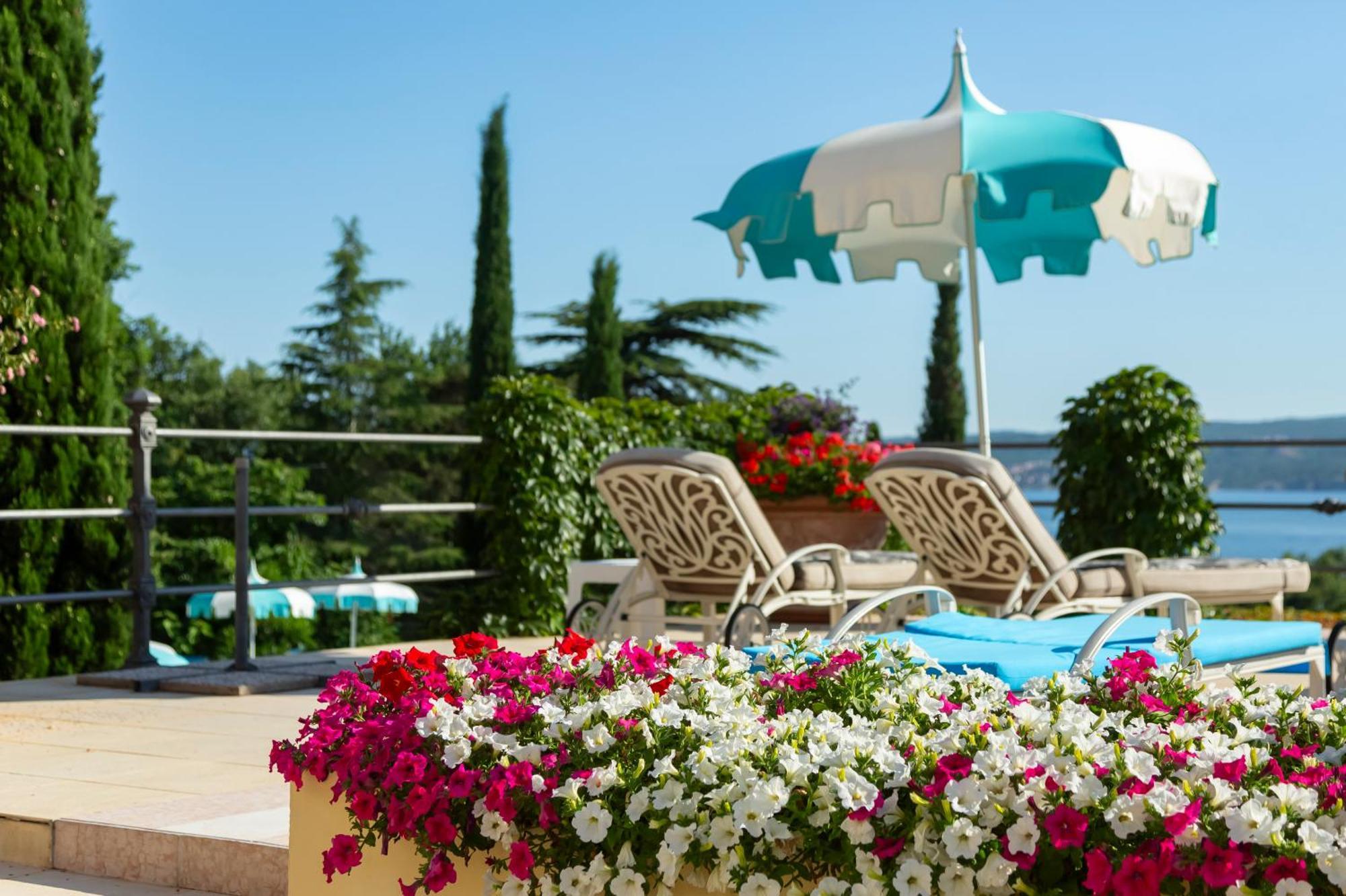 Hotel Kvarner Palace ซริกเวนิซา ภายนอก รูปภาพ