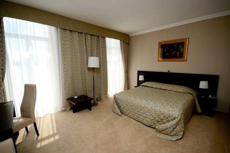 Hotel Kvarner Palace ซริกเวนิซา ภายนอก รูปภาพ