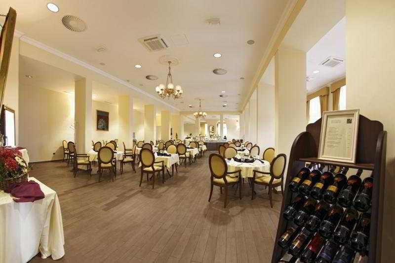 Hotel Kvarner Palace ซริกเวนิซา ภายนอก รูปภาพ