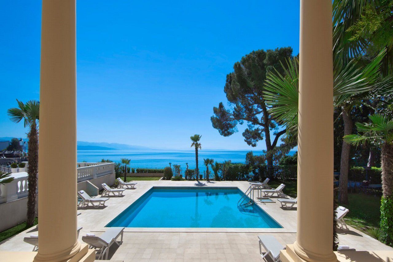 Hotel Kvarner Palace ซริกเวนิซา ภายนอก รูปภาพ